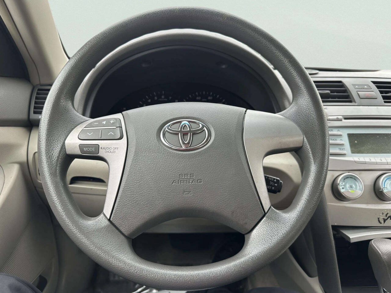Used 2009 Toyota Camry LE FWD image 22