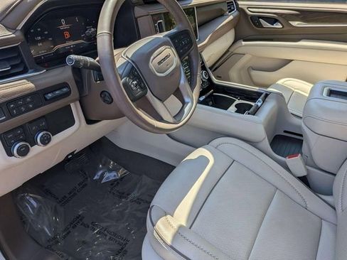 Used 2023 GMC Yukon XL Denali AWD/4WD image 11