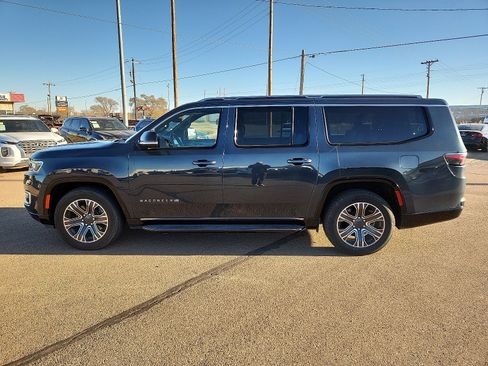 Used 2024 Jeep Wagoneer L Series II w/ Flexible Seating Group image 2