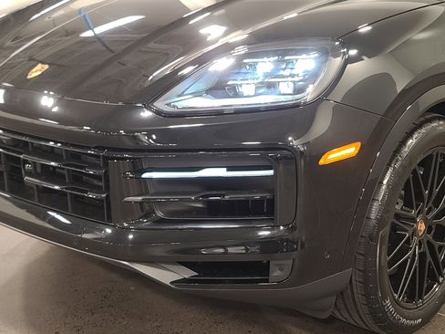 New 2026 Porsche Cayenne image 32