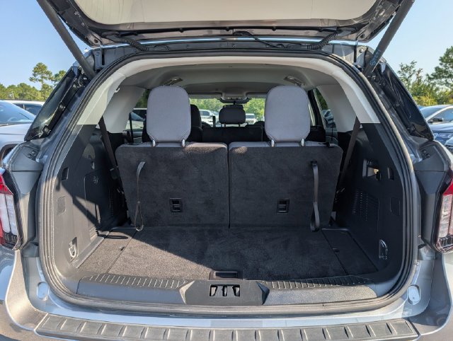 Used 2025 Ford Explorer Active RWD image 28