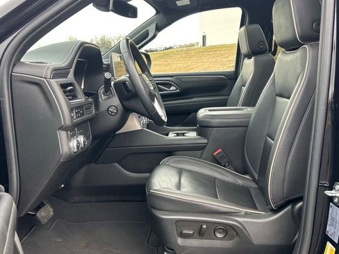 Certified 2023 GMC Yukon XL SLT w/ SLT Luxury Package image 17