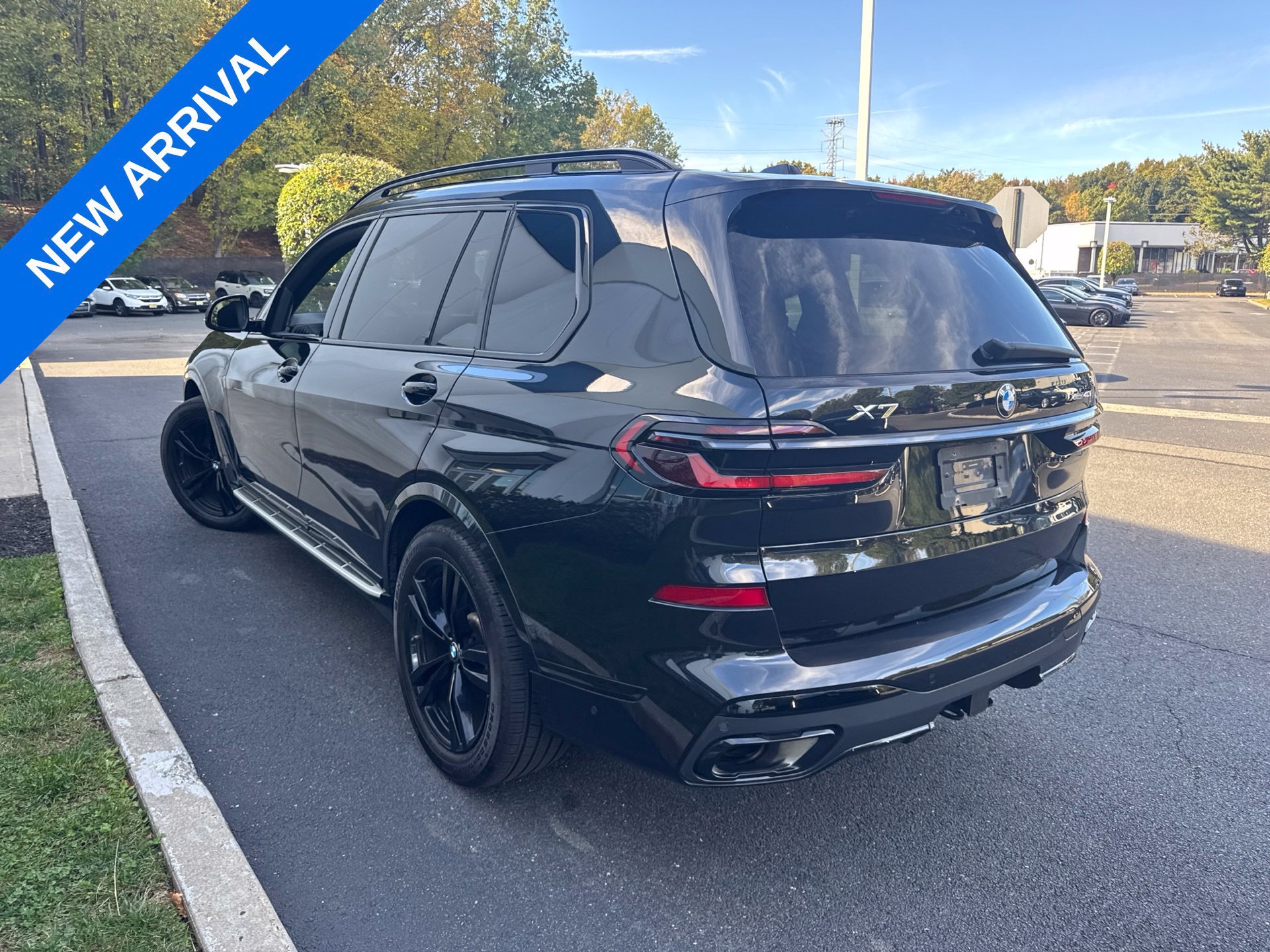 Used 2024 BMW X7 xDrive40i w/ Executive Package AWD/4WD image 4