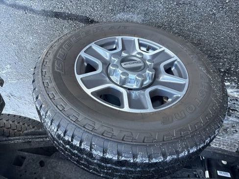 Used 2023 Ford F250 Lariat image 6