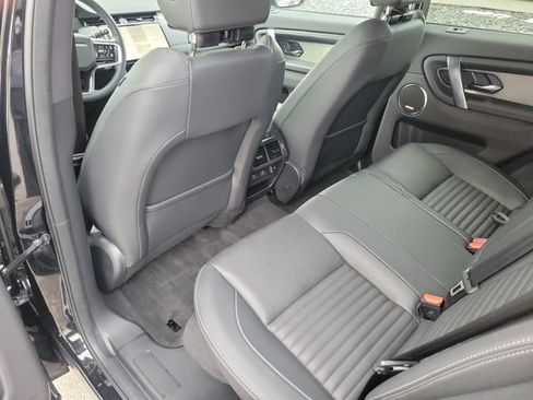 Used 2025 Land Rover Discovery Sport Dynamic SE AWD/4WD image 14