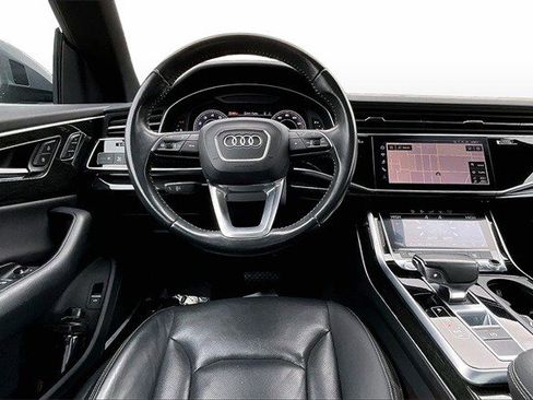 Used 2019 Audi Q8 Premium Plus w/ Premium Plus image 11