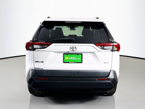 Used 2022 Toyota RAV4 XLE FWD image 8