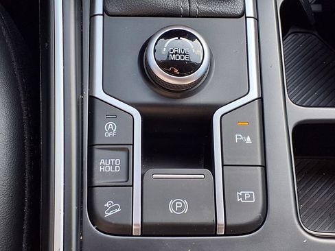 Certified 2025 Kia Sorento EX FWD image 12