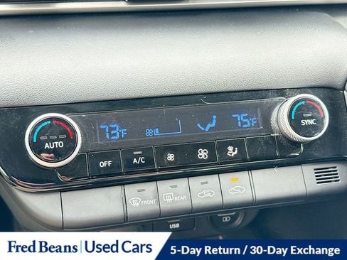 Used 2023 Hyundai Elantra SEL w/ Preferred Accessory Package image 16