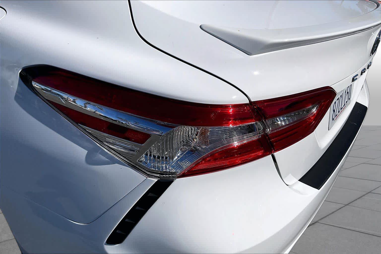 Used 2018 Toyota Camry SE FWD image 27