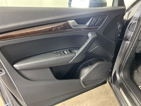 Used 2018 Audi Q5 2.0T Premium Plus w/ Premium Plus Package image 21