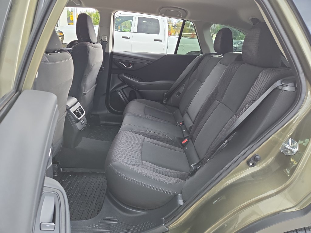 Used 2025 Subaru Outback Premium AWD/4WD image 15