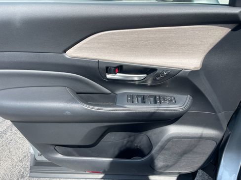 Used 2024 Toyota Grand Highlander AWD image 12