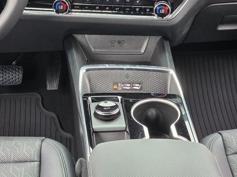 New 2026 Chevrolet Equinox LT w/ Convenience Package II image 14