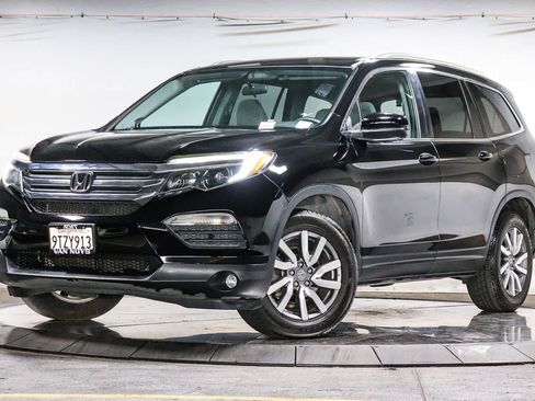 Used 2018 Honda Pilot EX image 1