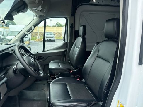 Used 2024 Ford Transit 250 148 Medium Roof RWD image 13