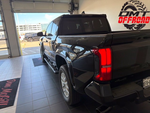 Certified 2026 Toyota Tacoma SR5 AWD/4WD image 9