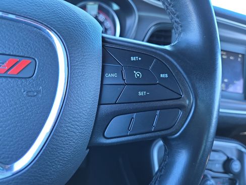 Used 2021 Dodge Challenger SXT image 13