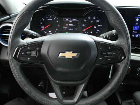 Used 2024 Chevrolet Trax LS FWD image 12