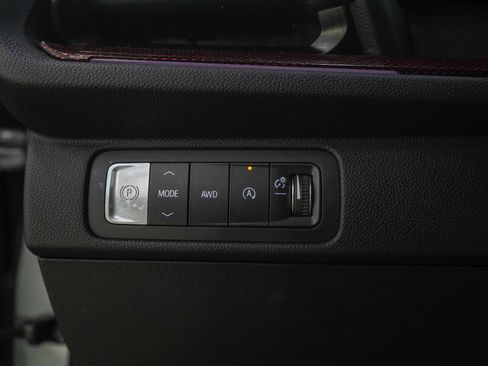 Used 2024 Chevrolet Traverse RS w/ LPO, Floor Liner Package AWD/4WD image 28