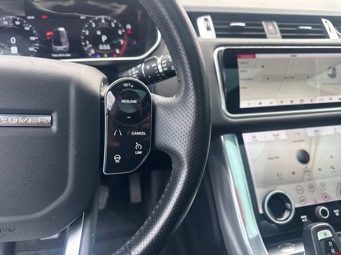 Used 2020 Land Rover Range Rover Sport SE image 17