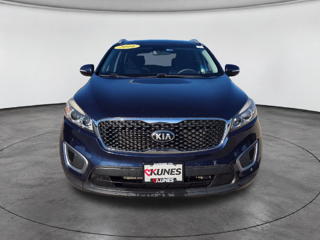 Used 2016 Kia Sorento LX AWD/4WD image 2
