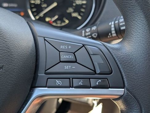 Used 2021 Nissan Rogue Sport S image 24