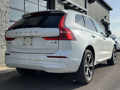 Used 2022 Volvo XC60 B5 Momentum w/ Climate Package image 8