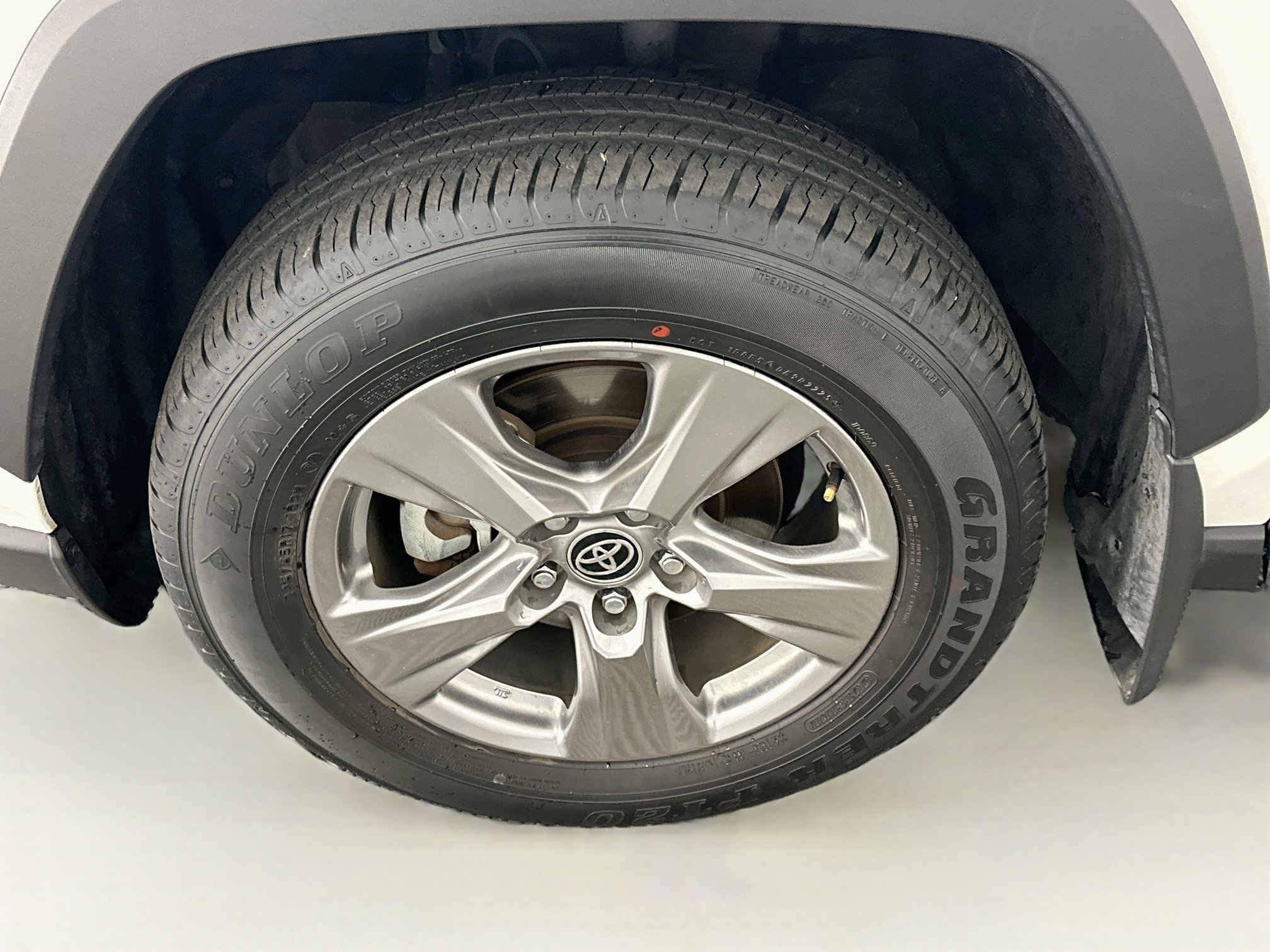 Used 2025 Toyota RAV4 LE AWD/4WD image 11