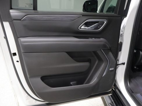 Used 2021 GMC Yukon XL SLT w/ SLT Premium Package image 20