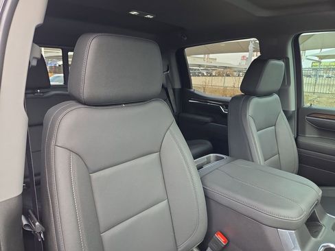 Used 2026 Chevrolet Silverado 1500 LT Trail Boss w/ Convenience Package II image 31