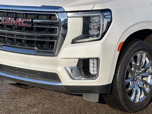 Used 2022 GMC Yukon SLT w/ SLT Premium Package image 7