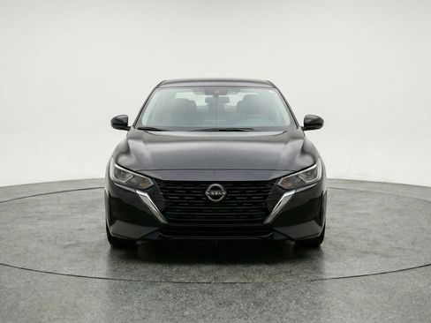Used 2025 Nissan Sentra SV image 2