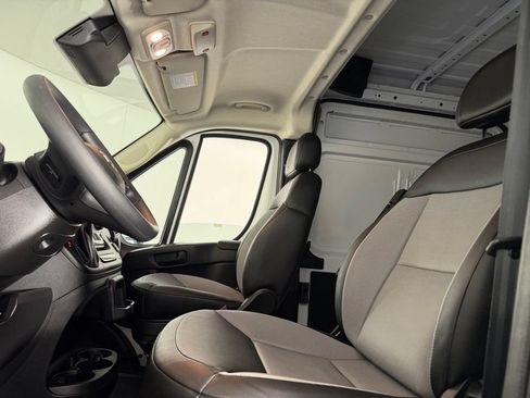 Used 2026 RAM ProMaster 2500 w/ Convenience Group FWD image 15