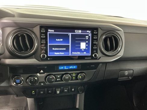 Used 2021 Toyota Tacoma TRD Sport w/ Technology Package AWD/4WD image 17