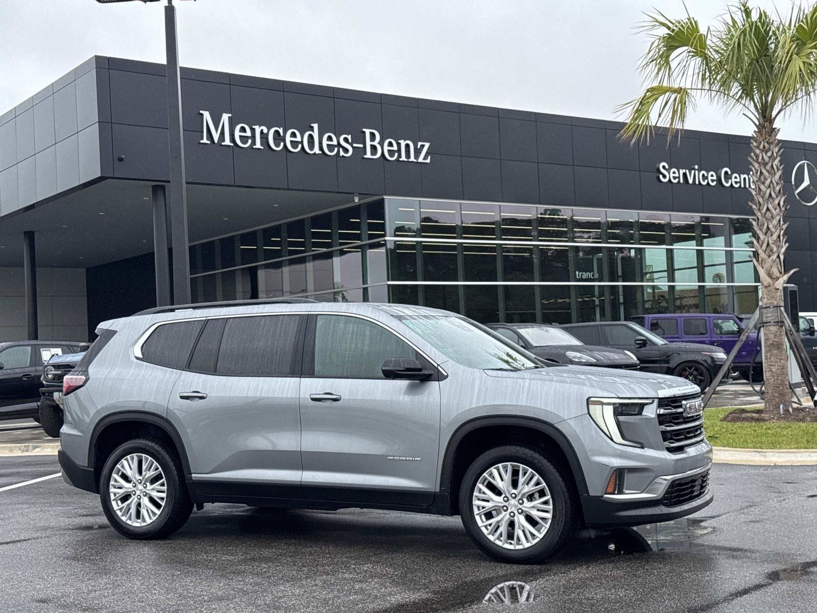 Used 2026 GMC Acadia Elevation w/ Elevation Premium Package FWD image 1