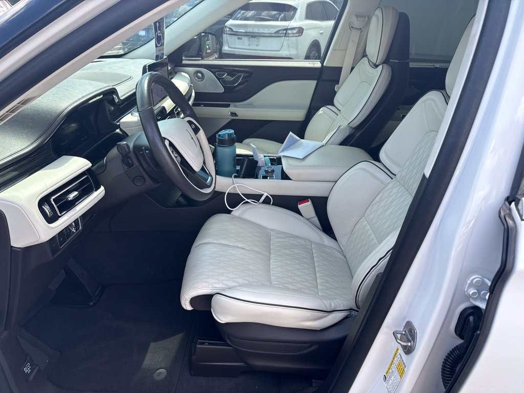 Used 2023 Lincoln Aviator Black Label w/ Class IV Trailer Tow Package AWD/4WD image 12