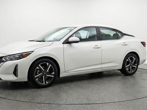Used 2025 Nissan Sentra SV FWD image 3