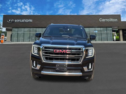 Used 2023 GMC Yukon SLT AWD/4WD image 2