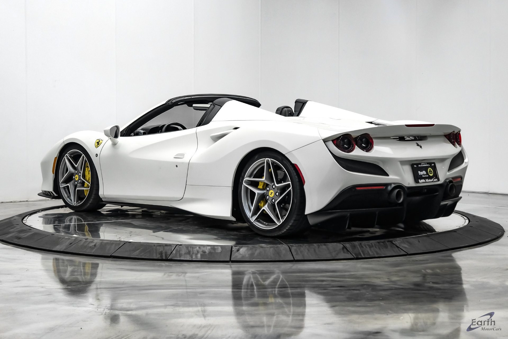 Used 2022 Ferrari F8 Tributo RWD image 13