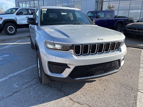 New 2026 Jeep Grand Cherokee Laredo X AWD/4WD image 8