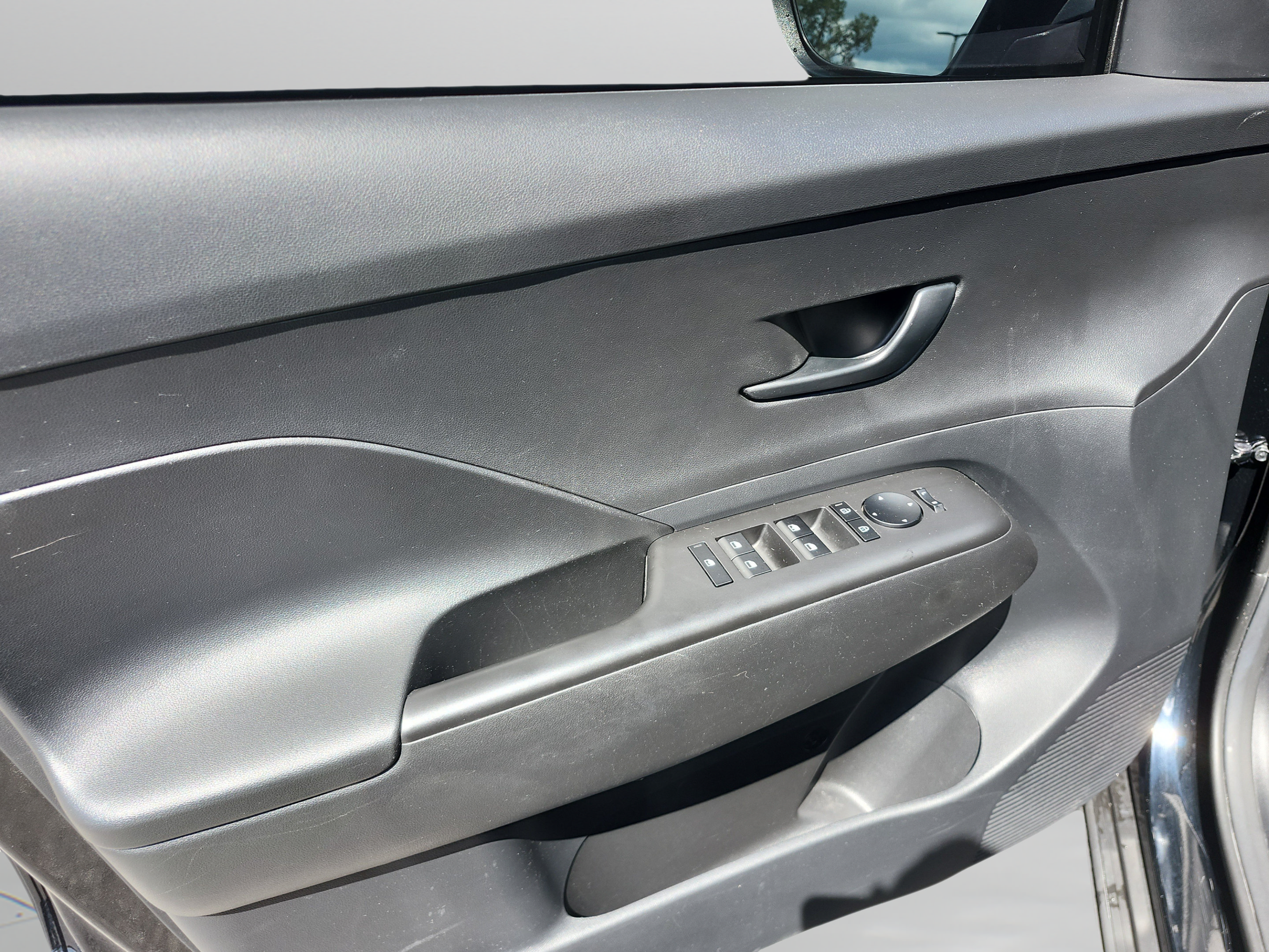Used 2024 Hyundai Kona SEL FWD image 15
