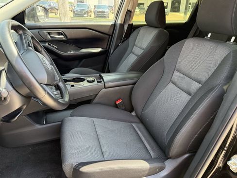 Used 2025 Nissan Rogue SV AWD/4WD image 24