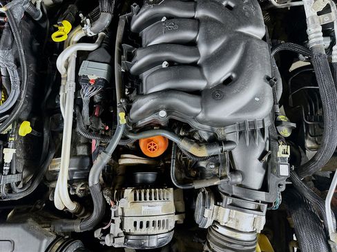 Used 2018 Jeep Wrangler Unlimited Rubicon w/ Connectivity Group image 31