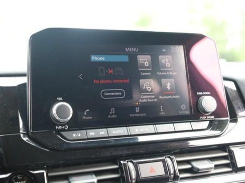 Certified 2025 Nissan Pathfinder SV FWD image 13