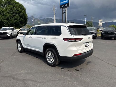 Used 2023 Jeep Grand Cherokee L Laredo AWD/4WD image 5