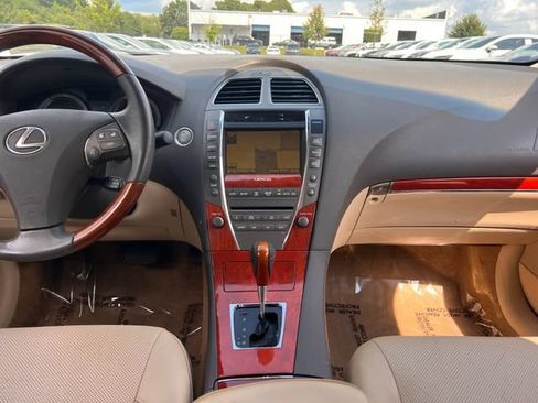 Used 2010 Lexus ES 350 w/ Preferred Accessory Package FWD image 12