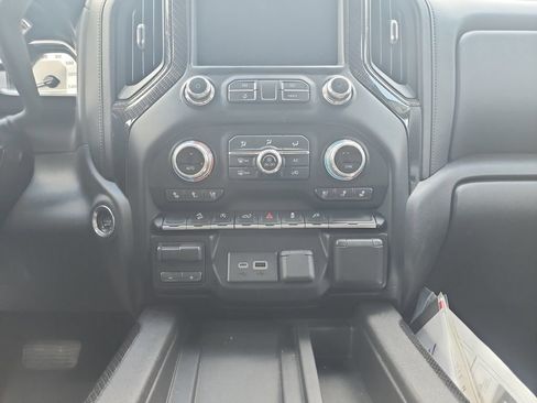Used 2019 GMC Sierra 1500 SLT w/ SLT Premium Package AWD/4WD image 12