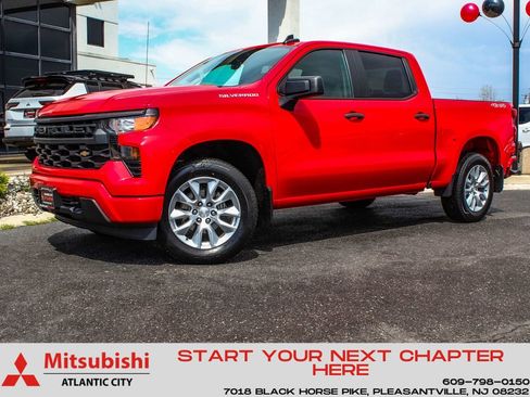 Used 2023 Chevrolet Silverado 1500 Custom AWD/4WD image 1