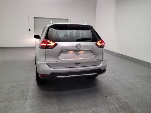 Used 2017 Nissan Rogue SV AWD/4WD image 6